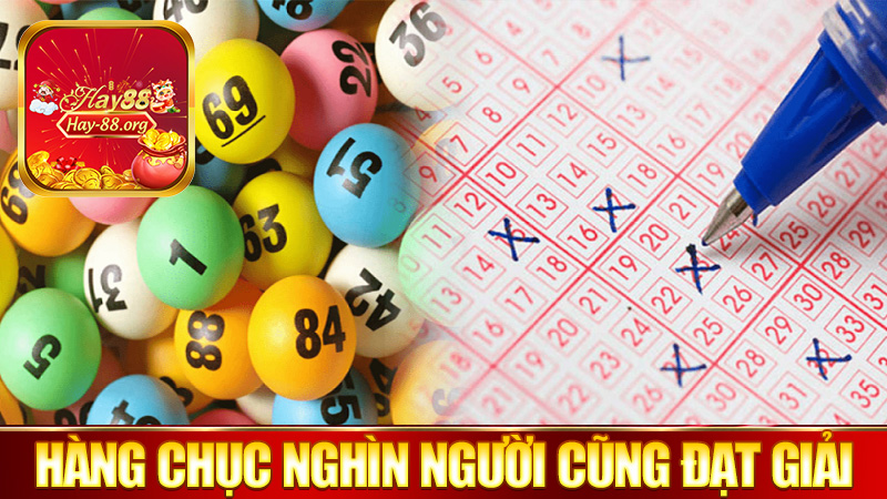 Hàng chục nghìn người cũng đạt giải.